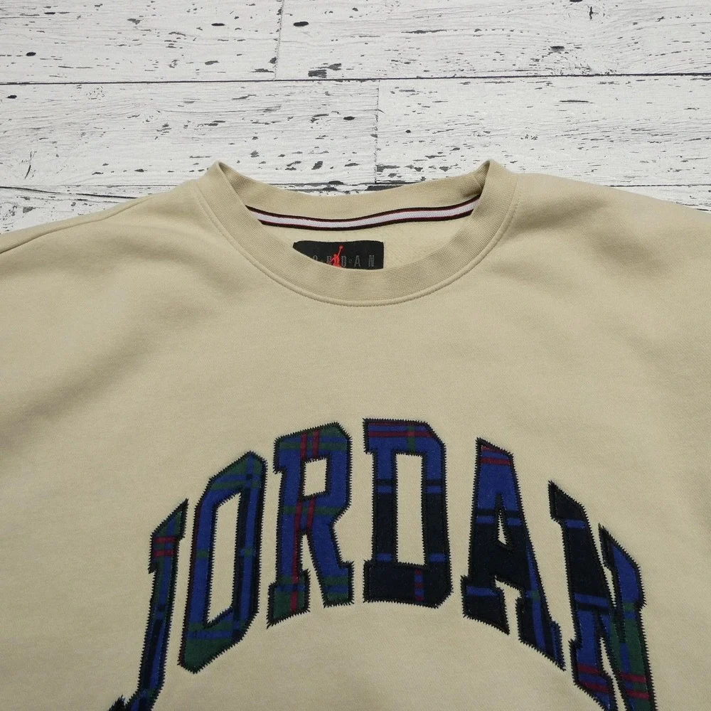 Jordan Sweatshirt Mens XL Beige Crewneck Fleece JORDAN Plaid Applique Jumpman